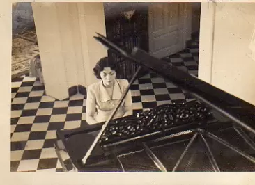 VIOLY DIEPPA AT STEINWAY